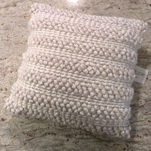 NWT Shabby Chic Nourison Life Styles Decorative Throw Pillow 20" x 20" WHITE